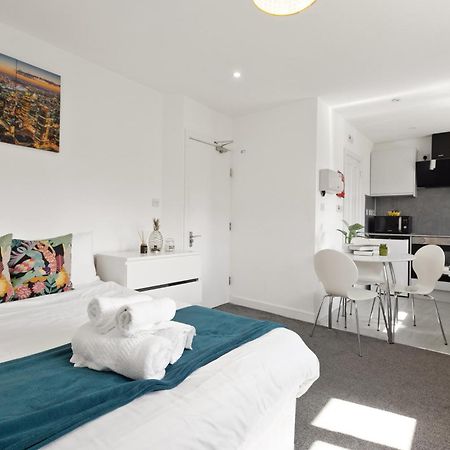 South Harrow Apartment Лондон Экстерьер фото