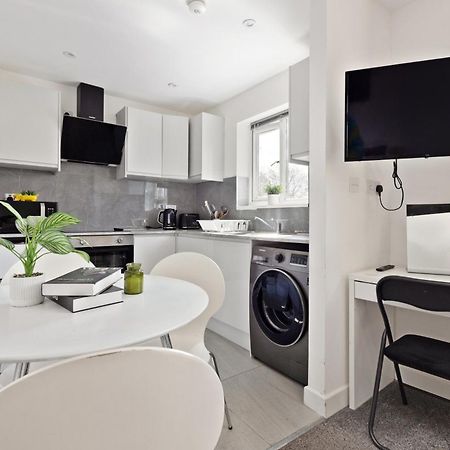 South Harrow Apartment Лондон Экстерьер фото